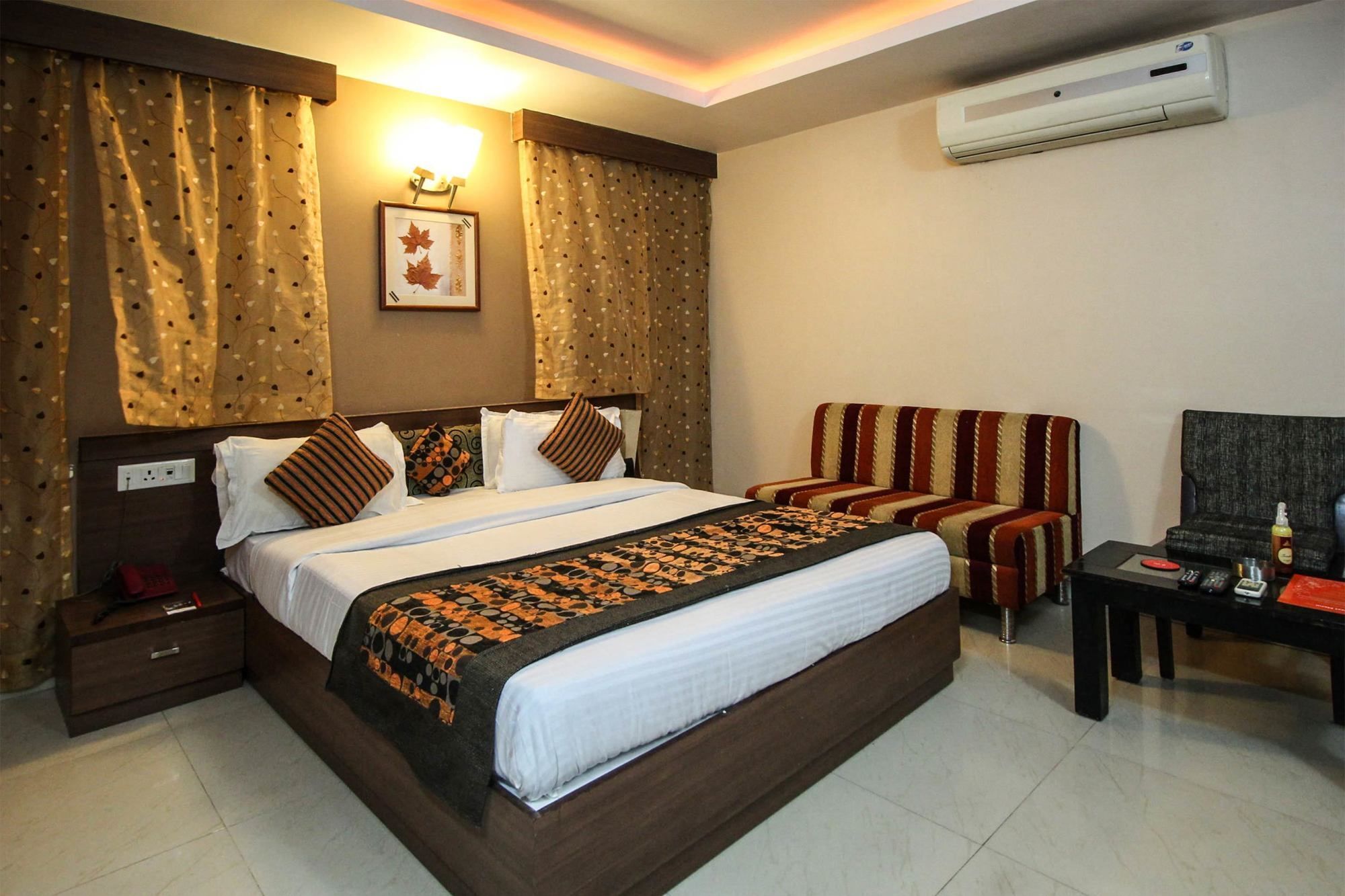 Oyo 4161 Hotel Shailly Inn Αχμπανταμπάντ Εξωτερικό φωτογραφία