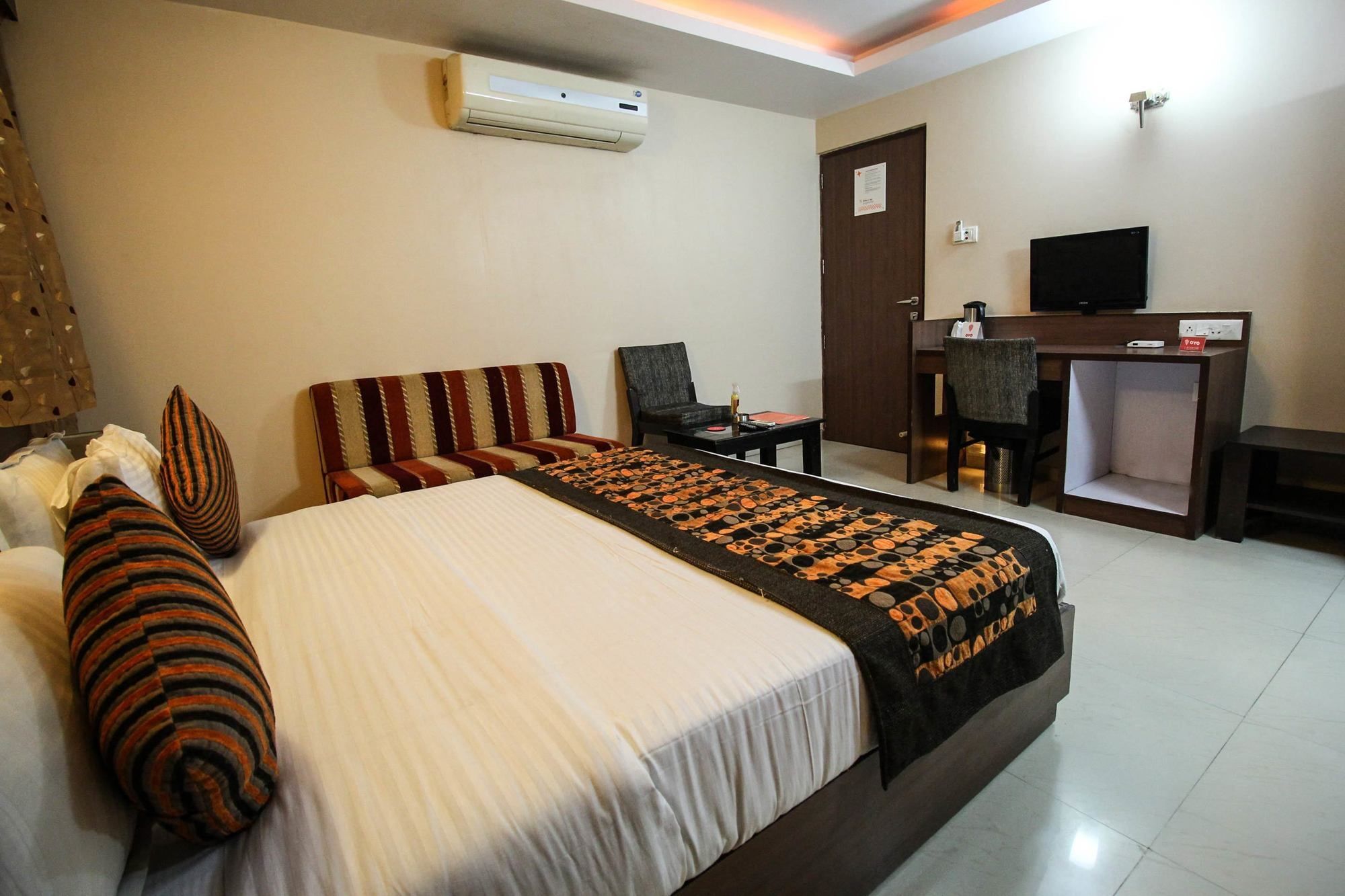 Oyo 4161 Hotel Shailly Inn Αχμπανταμπάντ Εξωτερικό φωτογραφία