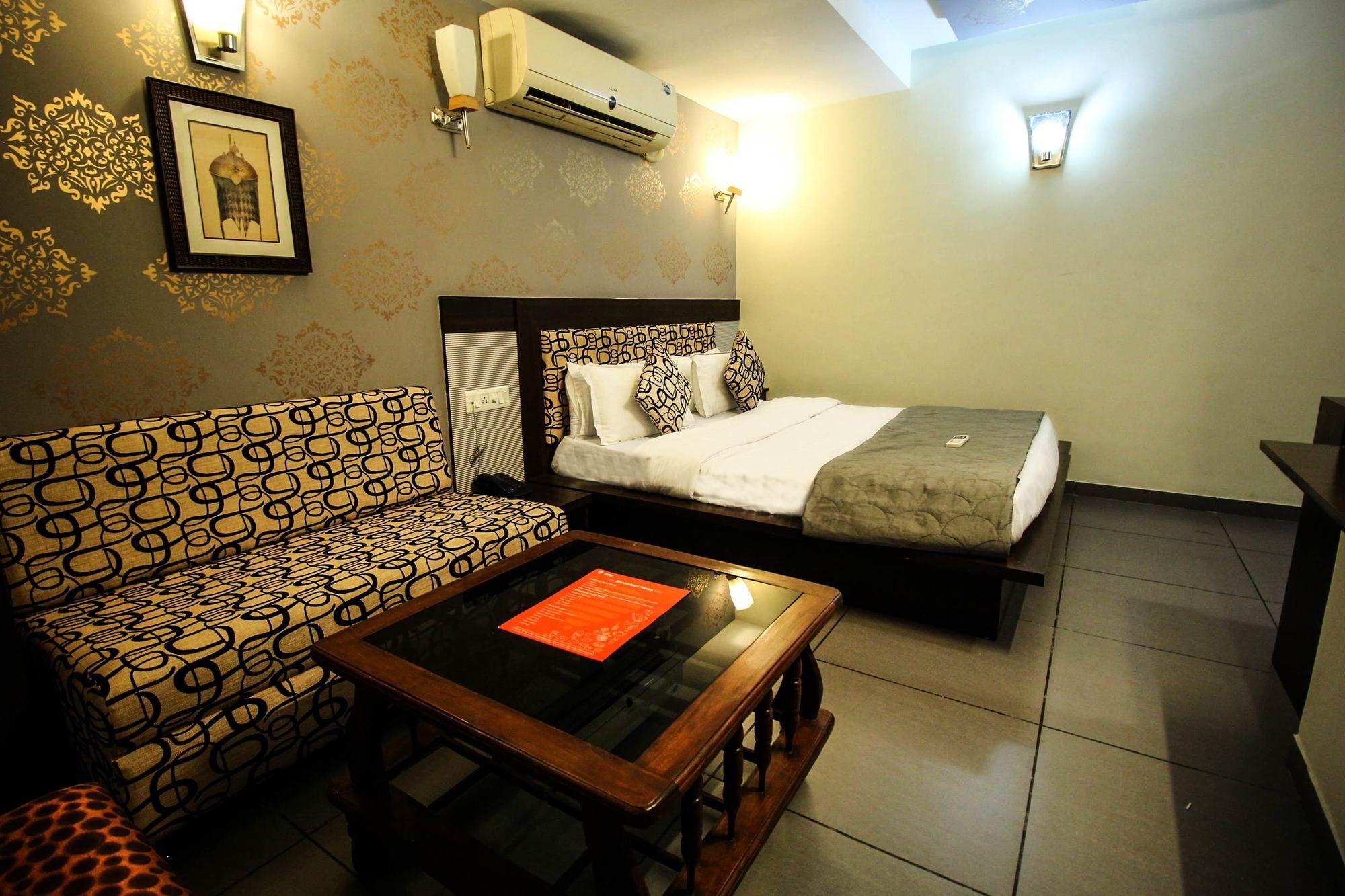 Oyo 4161 Hotel Shailly Inn Αχμπανταμπάντ Εξωτερικό φωτογραφία