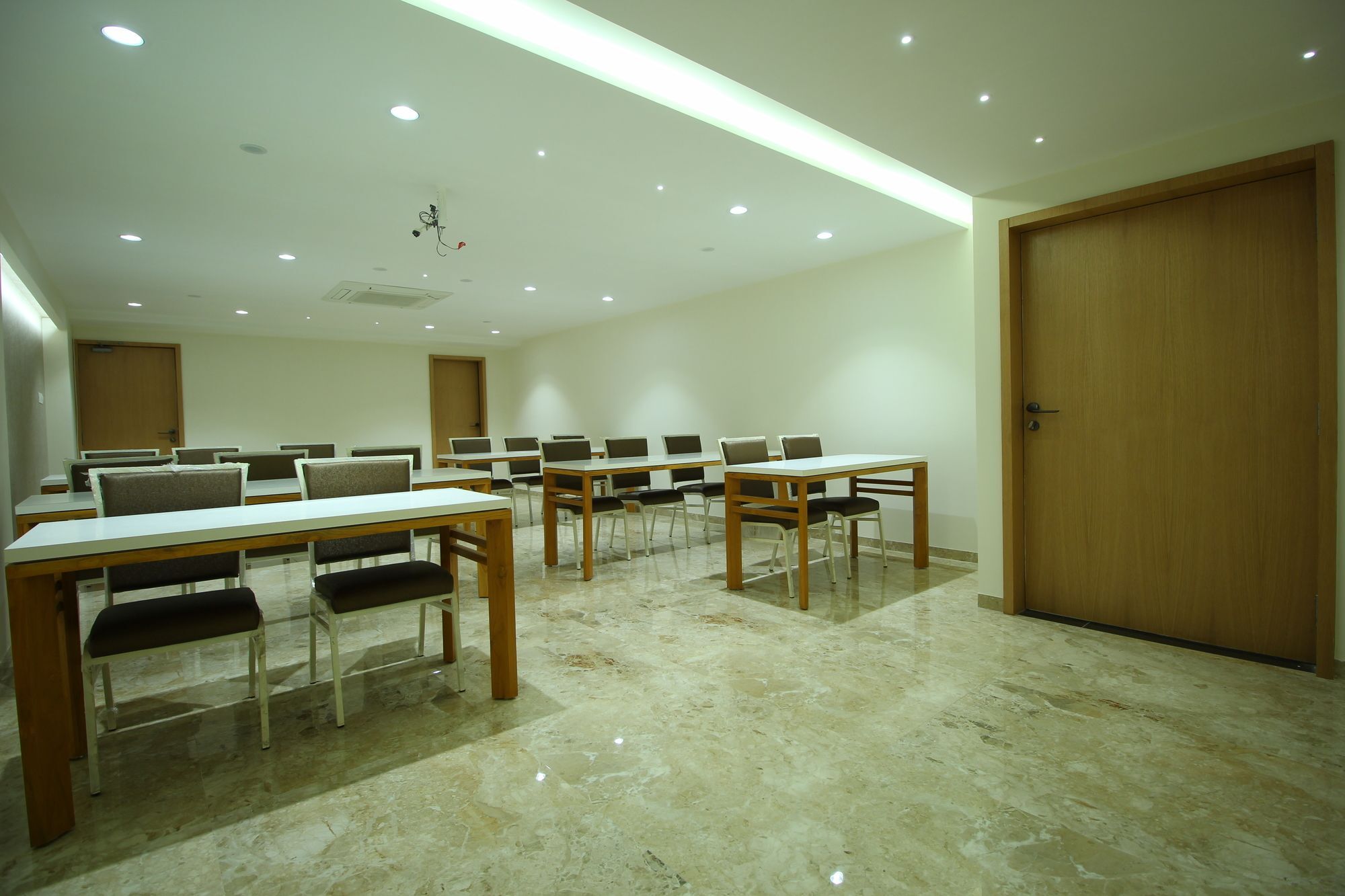 Oyo 4161 Hotel Shailly Inn Αχμπανταμπάντ Εξωτερικό φωτογραφία
